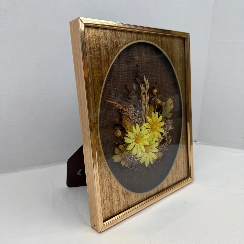 Vintage Kim Originals Mary Bentch 3D Dried Floral Shadow Box Gold Frame 8x10
